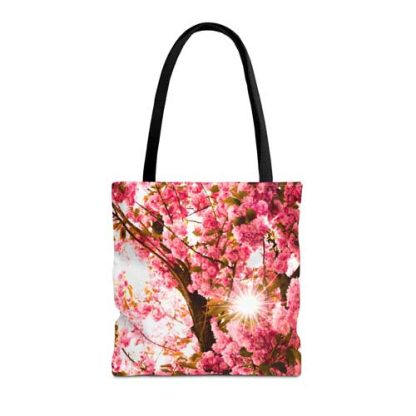Tote Bag - Sonne scheint durch die Kirschblüten - Beidseitig bedruckte Umhängetasche – Bild 4